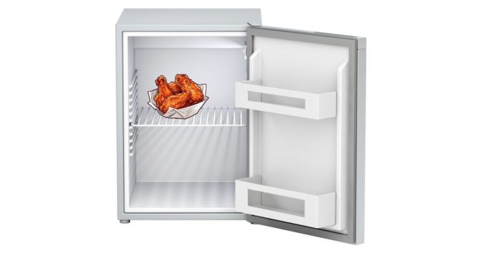 Can I eat cooked chicken that has been in the refrigerator?